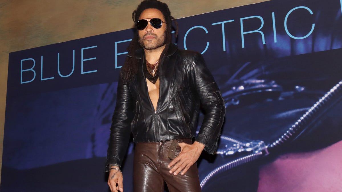 Lenny Kravitz’s Viral Workout Video Caused Jaws to Drop