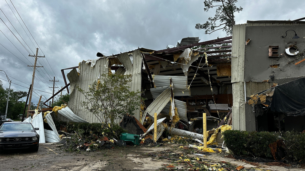 Slidell tornado survivor recounts screams to take cover before terrifying storm began to destroy building [Video]