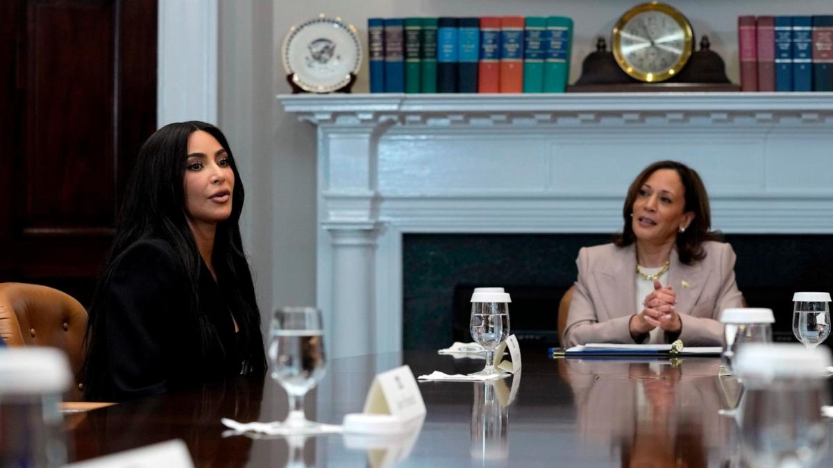 Kim Kardashian joins Kamala Harris, pardon recipients to discuss criminal justice reform [Video]