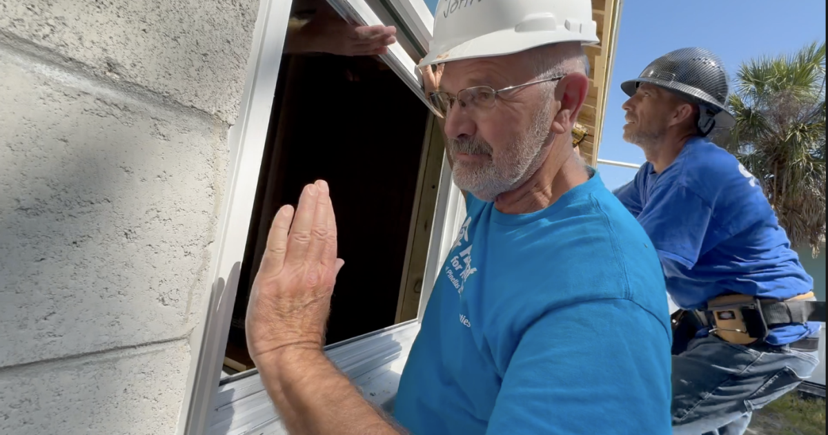 ‘Weekday Warriors’ lend a big hand building houses for Habitat for Humanity [Video]
