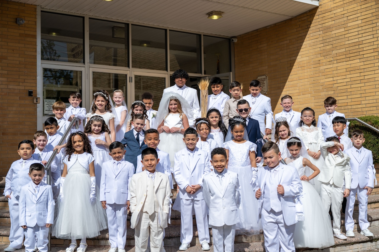 First Communion Mass 2024: 178 photos from Holy Rosary R.C. Church [Video]