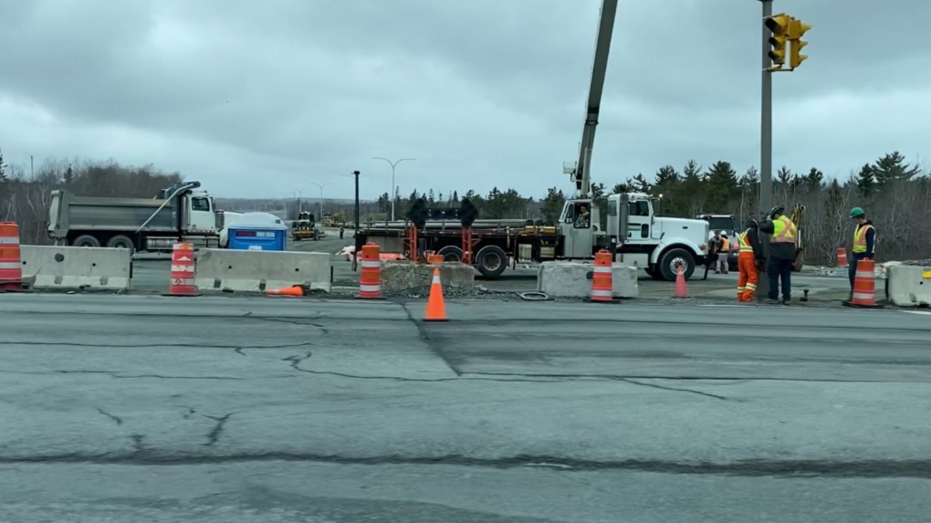 N.S. news: Dartmouth roundabout under construction [Video]