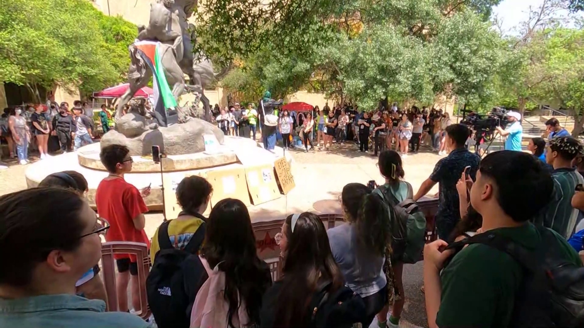Texas State University protest: Pro-Palestine sit-in on Monday [Video ...
