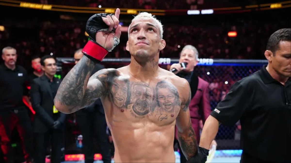 Charles Oliveira open to moving up to welterweight for a “big fight” after UFC 300 loss [Video]