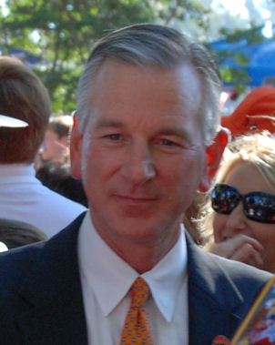 Tuberville exposes Biden admin for favoring illegal immigrants over American workers [Video]