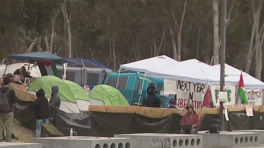 Gaza Solidarity encampment at UC San Diego enters second day [Video]