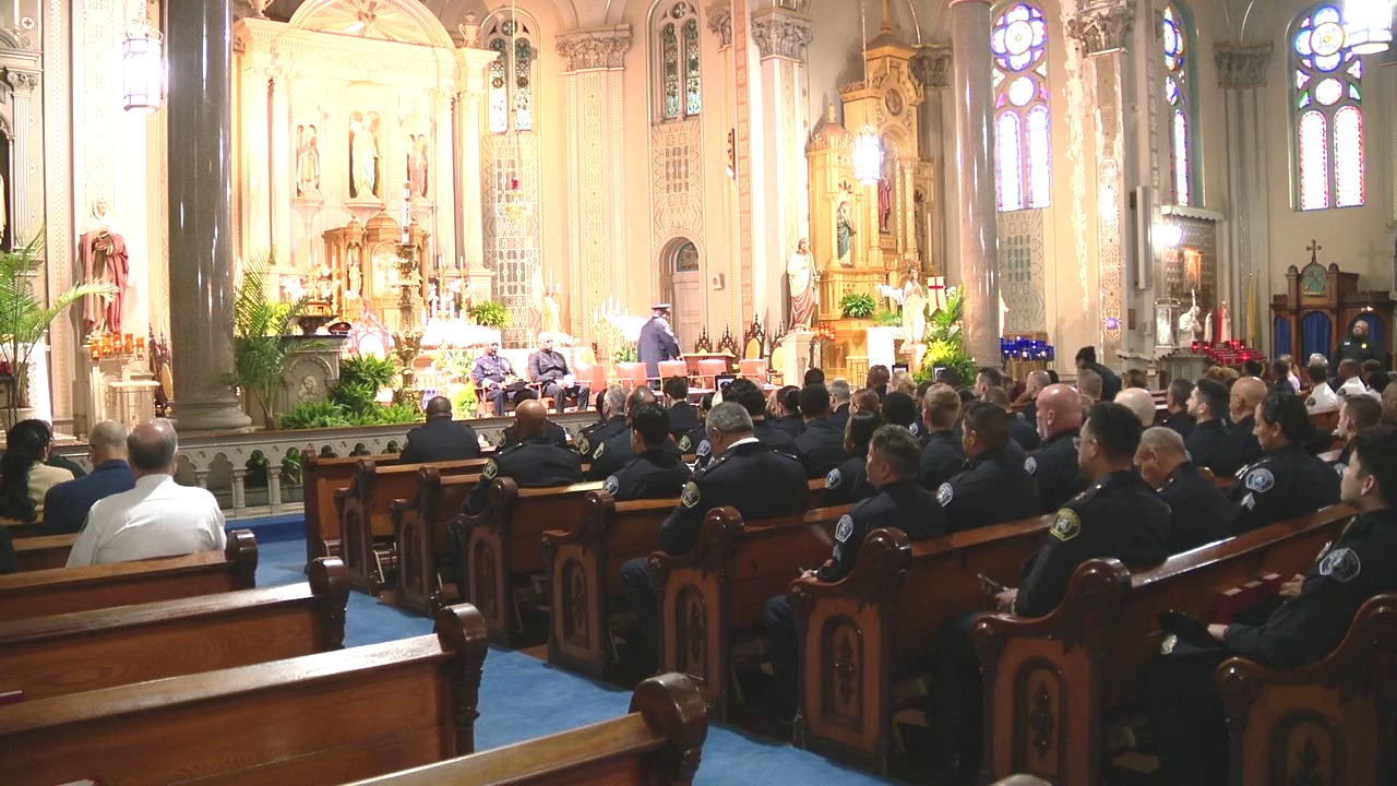 Annual inter-faith service honors fallen Detroit police officers [Video]