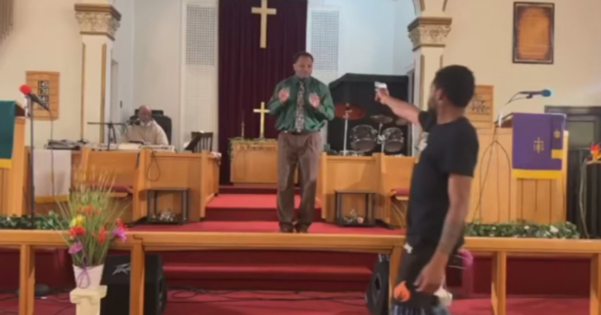 Man arrested, accused of trying to shoot pastor during sermon at Pennsylvania church [Video]