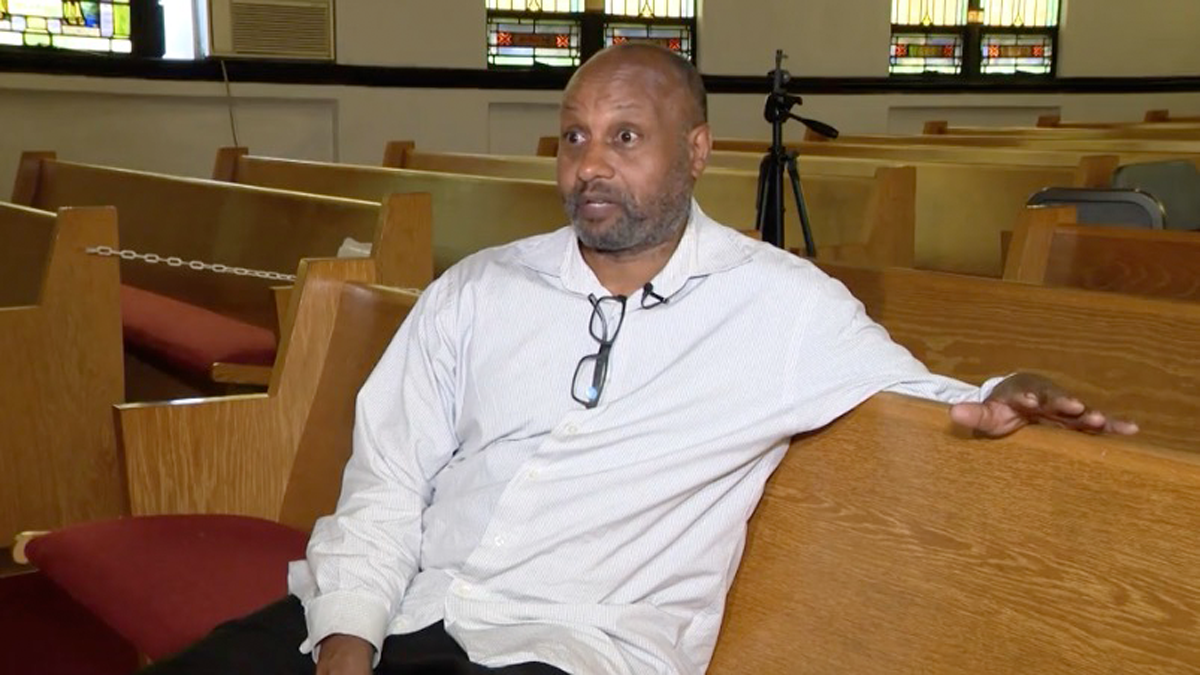 Man filming Pennsylvania church service tackles person who pointed gun at pastor – Boston News, Weather, Sports [Video]
