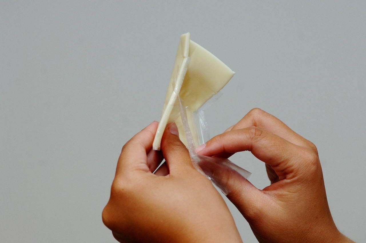 End of individually wrapped cheese slices? NY bill targets plastic packaging [Video]