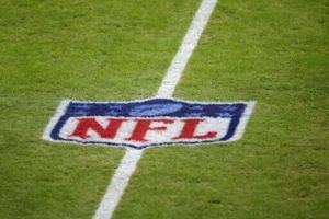 Netflix to air live NFL games for first time [Video]