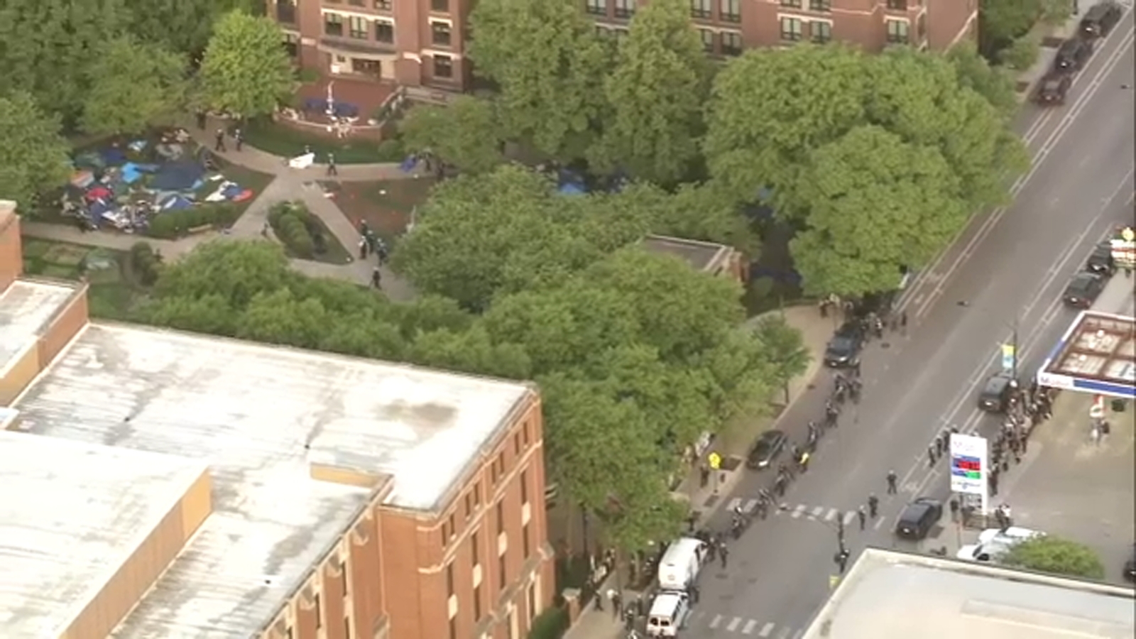 Chicago police clear out DePaul University pro-Palestinian protest encampment in Lincoln Park after over 2 weeks | LIVE [Video]
