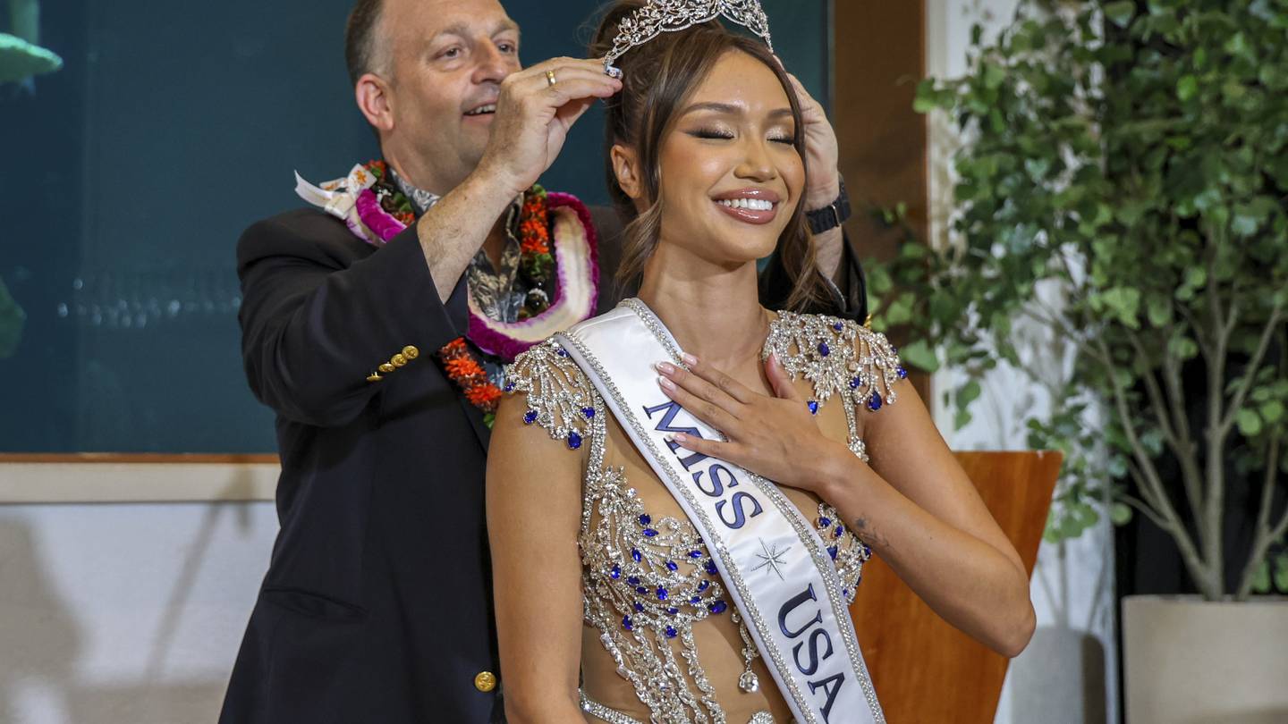 Savannah Gankiewicz of Hawaii crowned Miss USA after previous winner resigned, citing mental health  WPXI [Video]