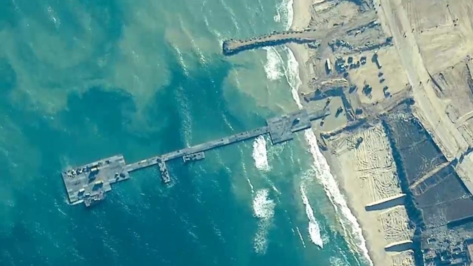 Pentagon’s temporary pier off Gaza is ready to begin delivering aid [Video]