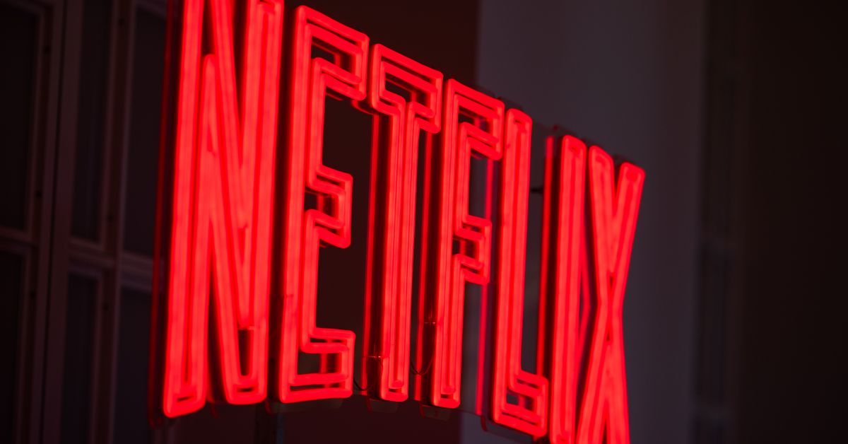 Netflix invests in live sports programming with NFL, WWE, and boxing  is UFC next? [Video]