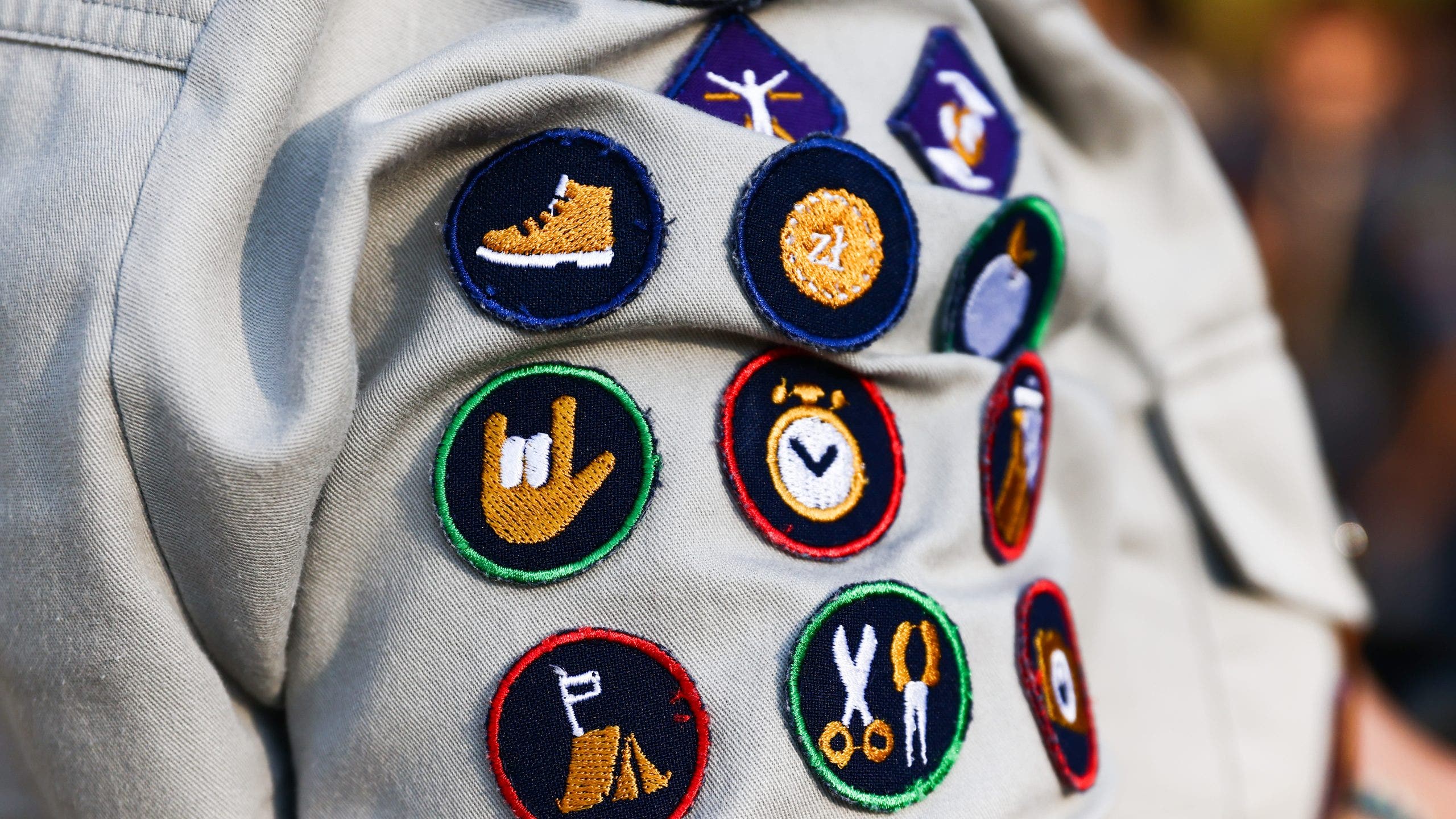 Families flock to faith-based youth programs amid Boy Scouts’ ‘progressive’ rebrand [Video]