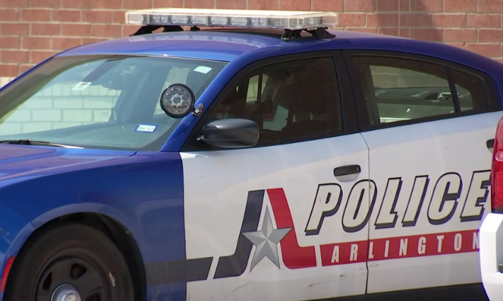Arlington PD investigating officer-involved shooting [Video]