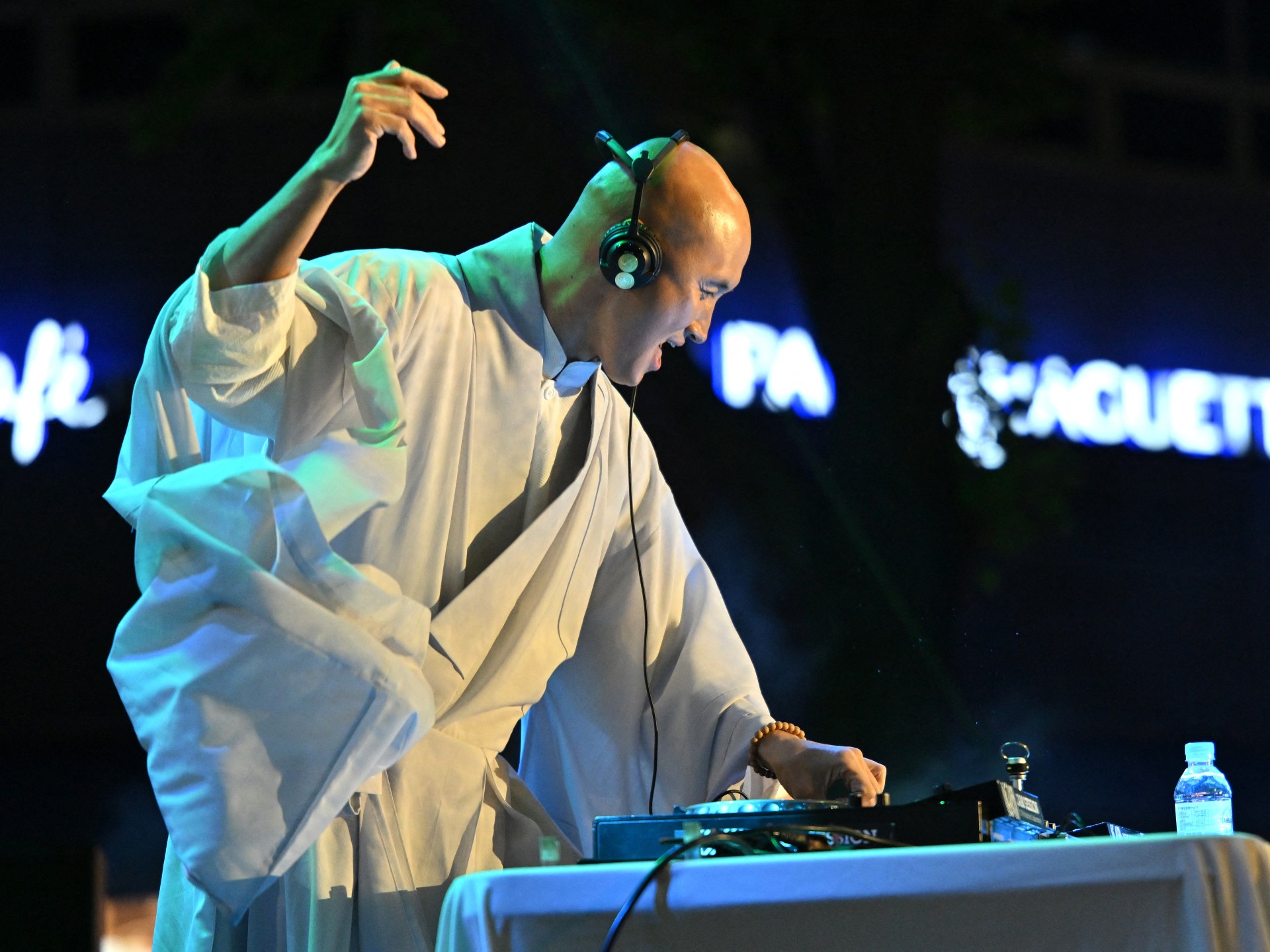 Robe-wearing DJ NewJeansNim draws complaints from Singapore Buddhists | Music News [Video]