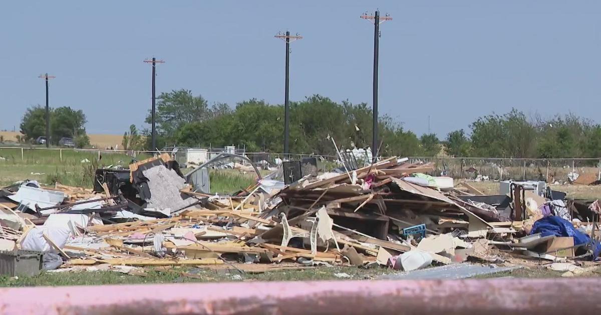 North Texas tornado survivors shed tears, call the experience “traumatic” [Video]