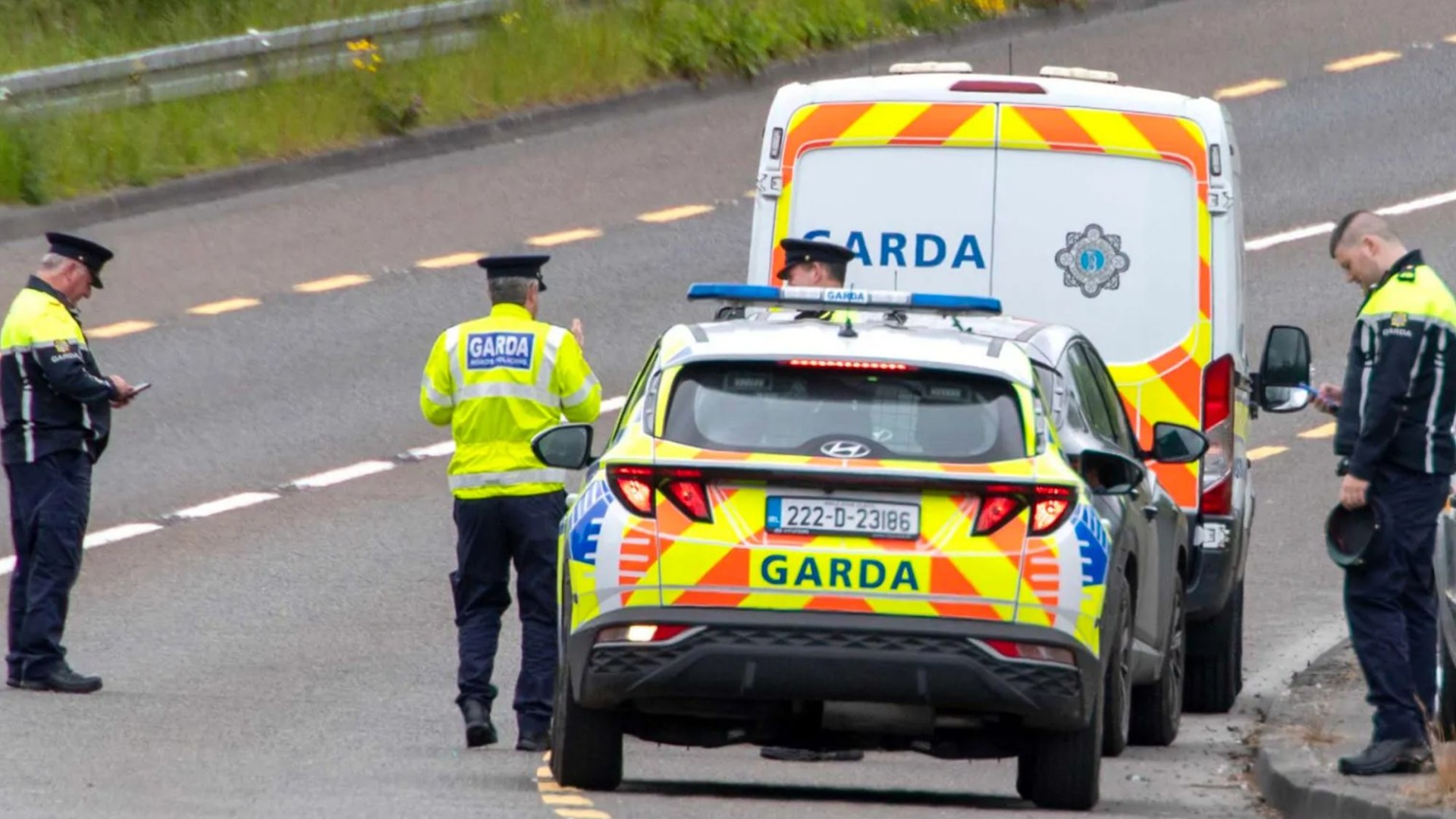 Man, 40s, dies in hospital after single-car Clare crash as driver believed to have suffered medical episode before smash [Video]