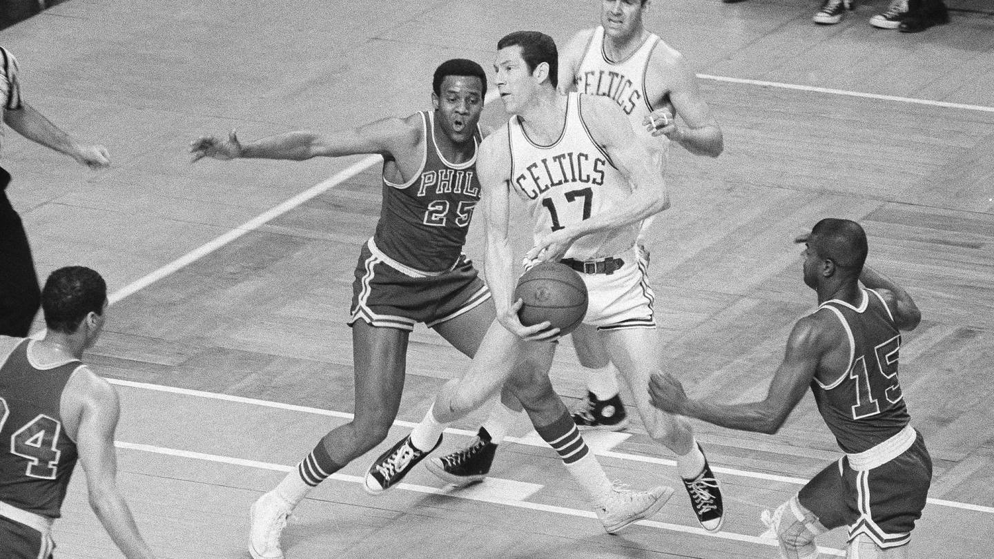 Chet Walker, a 7-time All-Star forward who helped the 76ers win the 1967 NBA title, has died  WSB-TV Channel 2 [Video]