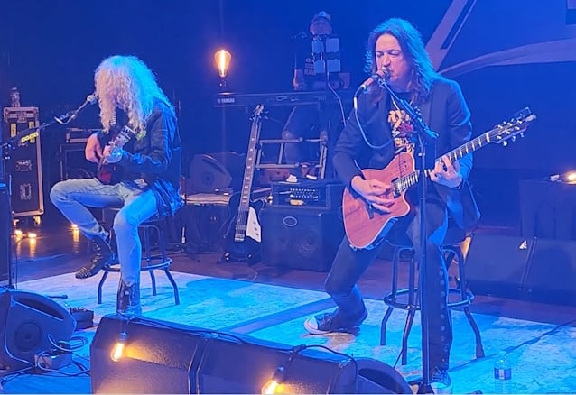 See STRYPER Cover BON JOVI’s ‘Livin’ On A Prayer’ In Buffalo During ‘To Hell With The Amps: The Unplugged Tour’ [Video]