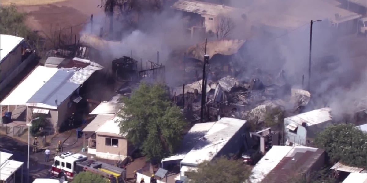 50 people displaced, 1 hospitalized after mobile homes burned in west Phoenix [Video]