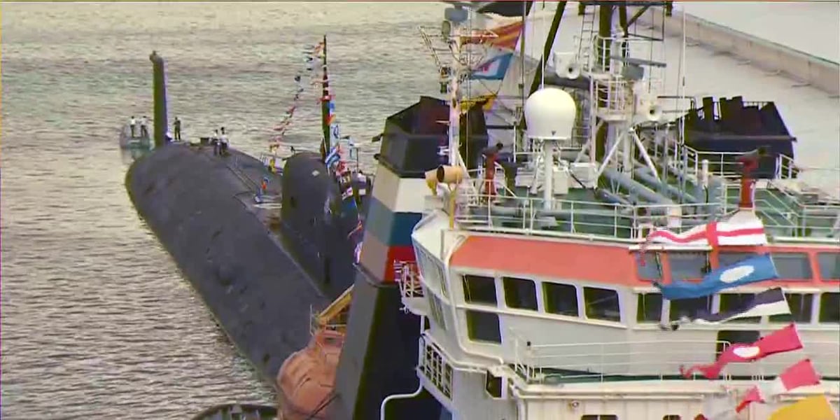 Russian ships arrive in Cuba as Cold War allies strengthen their ties [Video]