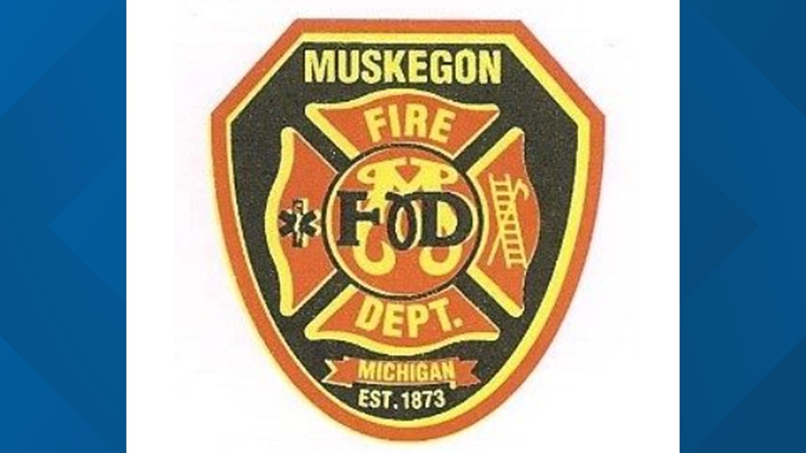 Muskegon Lake boat fire leaves 1 injured [Video]