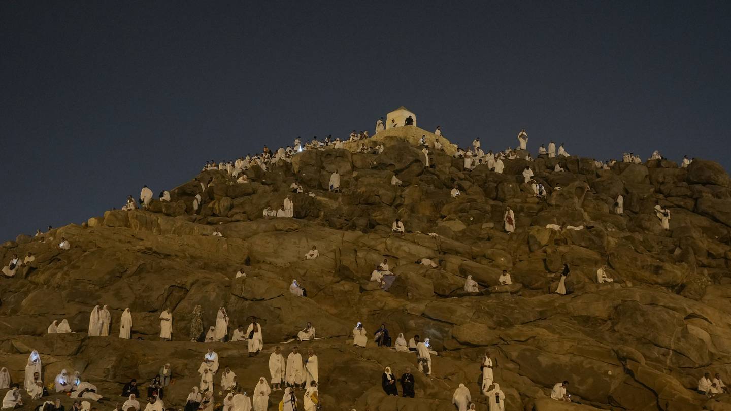 Pilgrims commence the final rites of Hajj as Muslims celebrate Eid al-Adha  WFTV [Video]