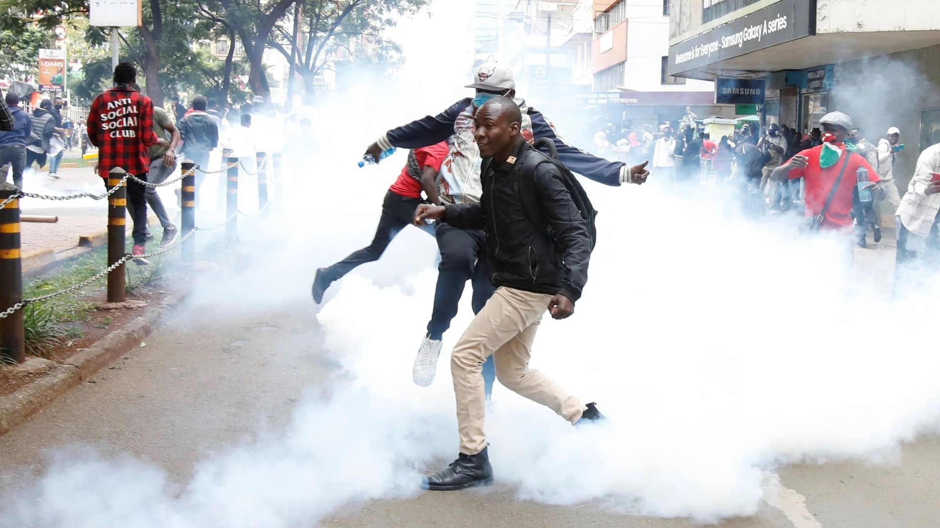 Whats behind the widespread protests in Kenya? | Politics [Video]