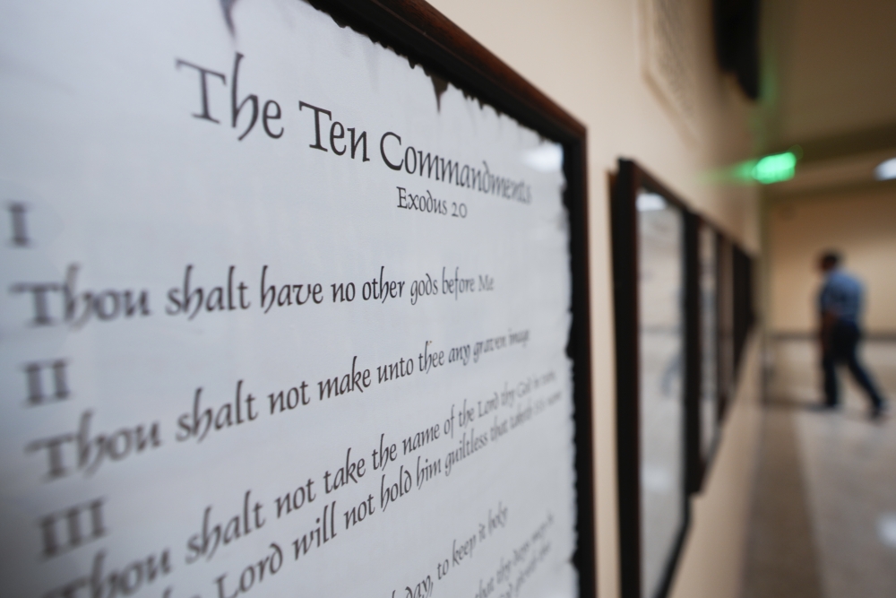 Lawsuit challenges new Louisiana law requiring classrooms to display the Ten Commandments [Video]