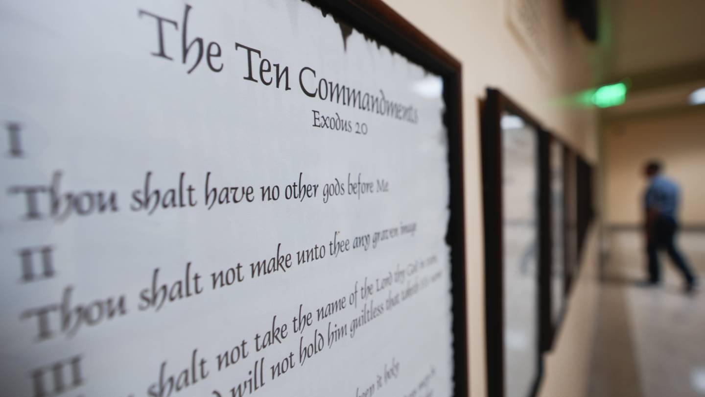 Lawsuit challenges new Louisiana law requiring classrooms to display the Ten Commandments  Boston 25 News [Video]