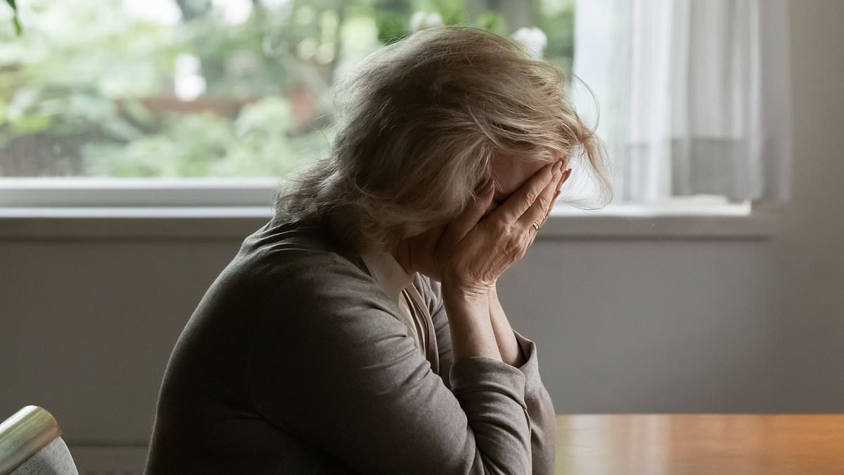 Loneliness isn’t just bad for mental health… it increases the risk of one of the world’s biggest killers by a shocking 56 per cent [Video]