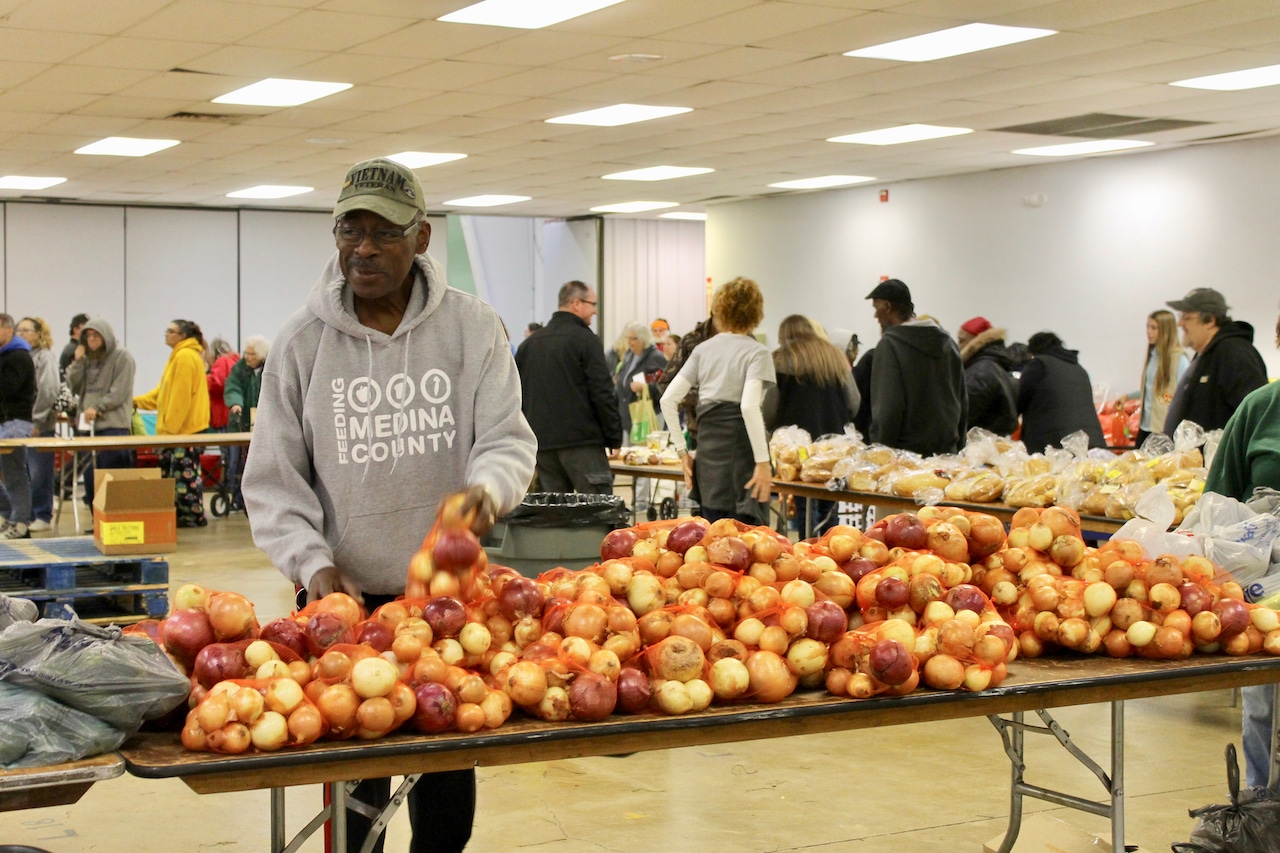 Feeding Medina County welcomes donors, volunteers [Video]