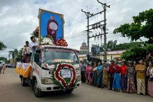 Thousands mourn Buddhist abbot killed by Myanmar security forces [Video]