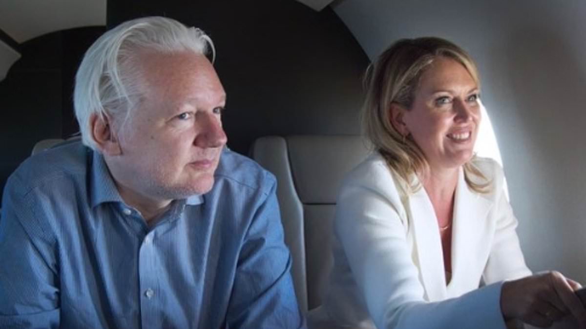 Julian Assange’s saviour: The human rights lawyer pictured smiling next to WikiLeaks founder on his plane ride home – and how she came from a small country town in Australia [Video]