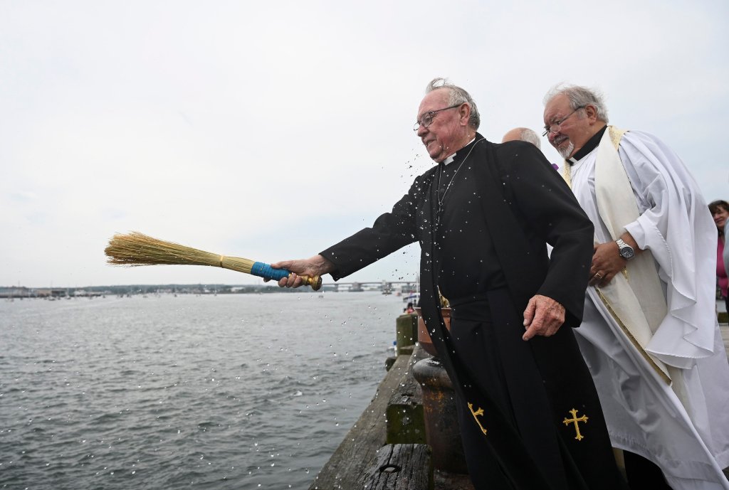 Boaters receive annual blessing from Portland religious leaders [Video]