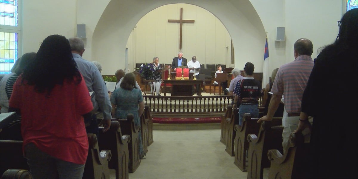 Prayer meeting held in memory of Pike County mom and her 8-year-old son [Video]