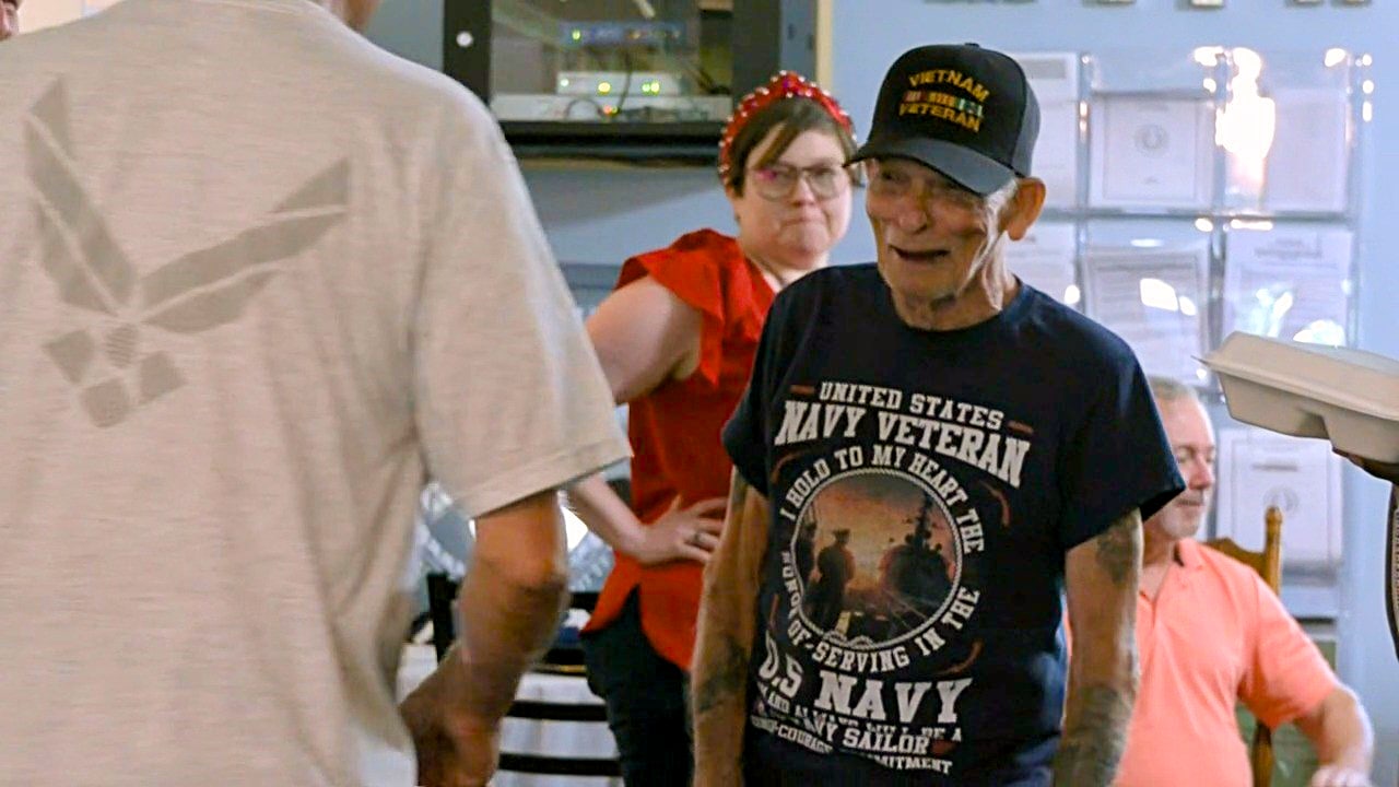 Veterans celebrate the 4th at Denison cookout – KTEN [Video]
