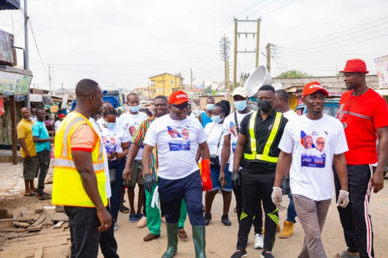 Mike Oquaye Jnr. joins residents of Dome-Kwabenya in Homowo clean-up exercise [Video]