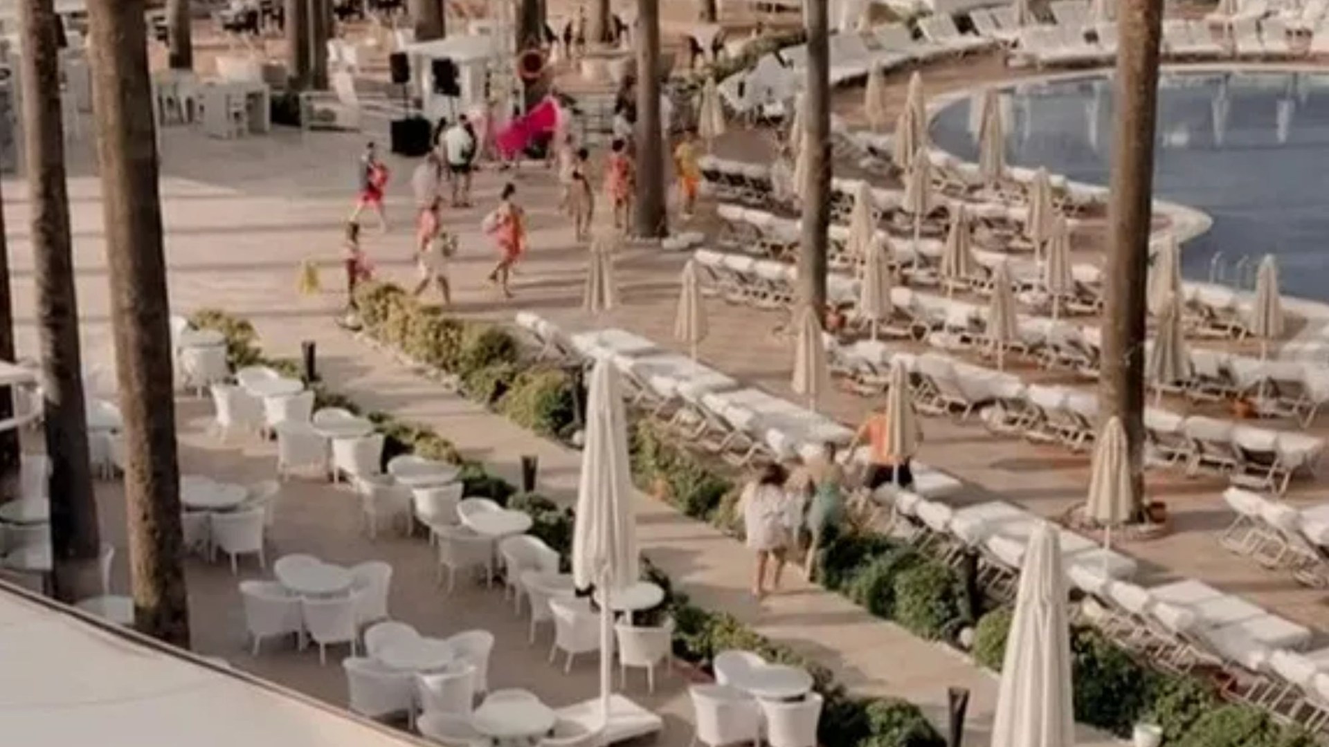 Bizarre Benny Hill vid shows Brit sunbed warriors RACE to Marmaris pool – but some tourists are taking brutal revenge [Video]
