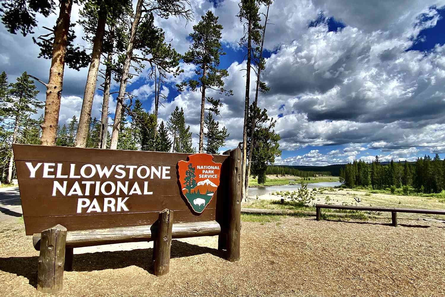 Suspect Dead, Ranger Injured in Fourth of July Shooting at Yellowstone National Park [Video]