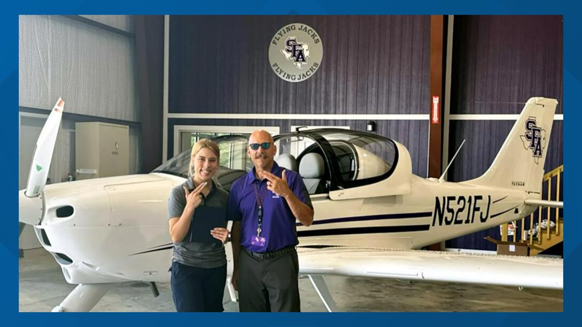 Texas students to become first in nation to fly training airplane [Video]