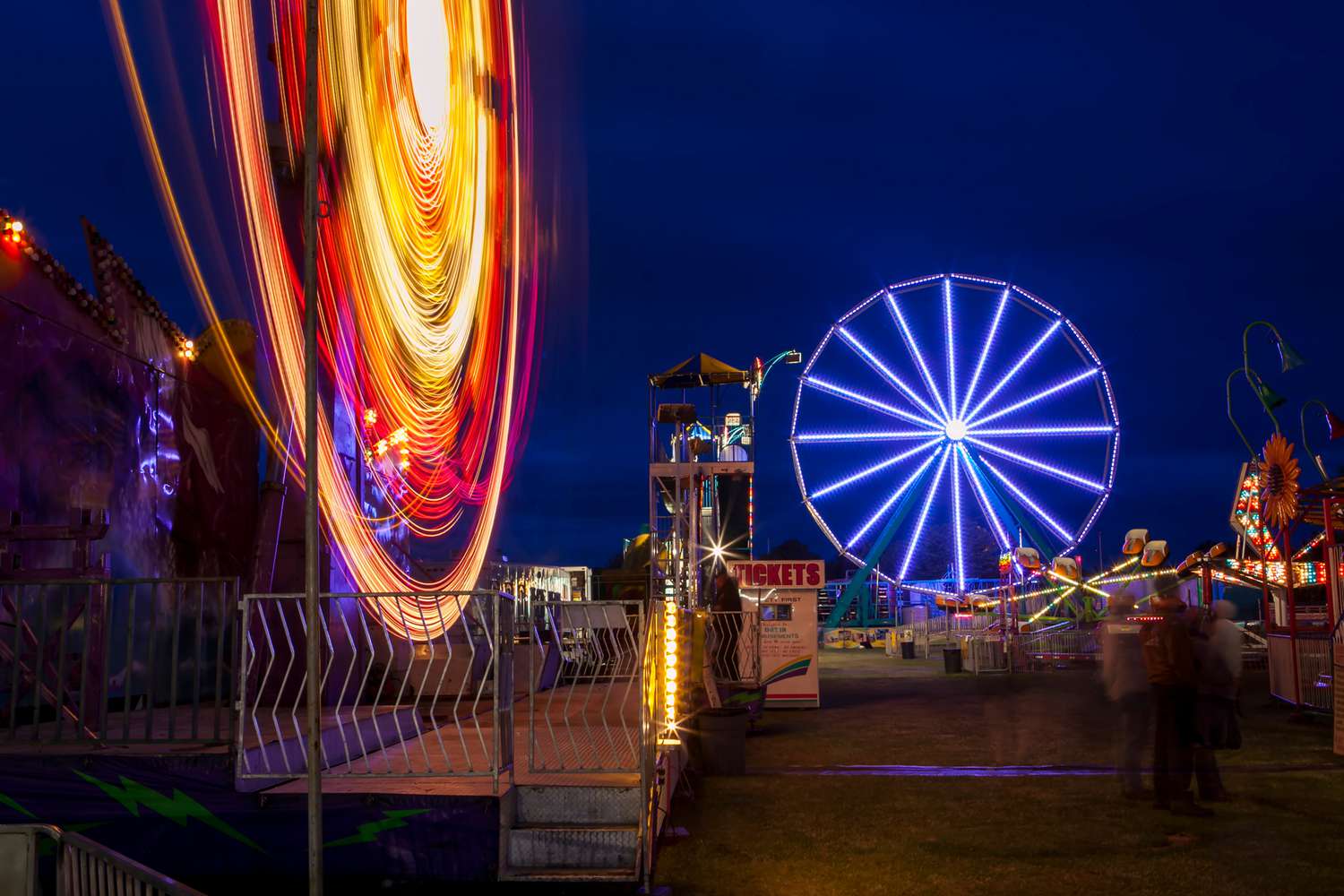 6 Injured After Carnival Ride ‘Tipped Over’ During July 4th Celebration [Video]